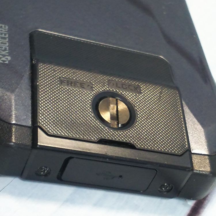 au ������ TORQUE G04 �֥�å� KYV46  346