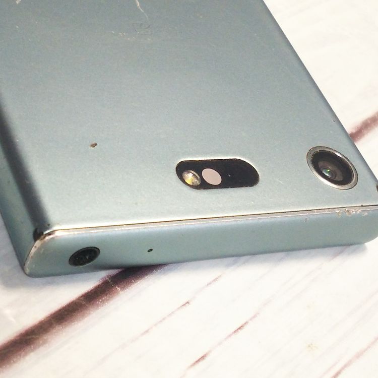 docomo Xperia XZ1 Compact SO-02K �֥롼  823