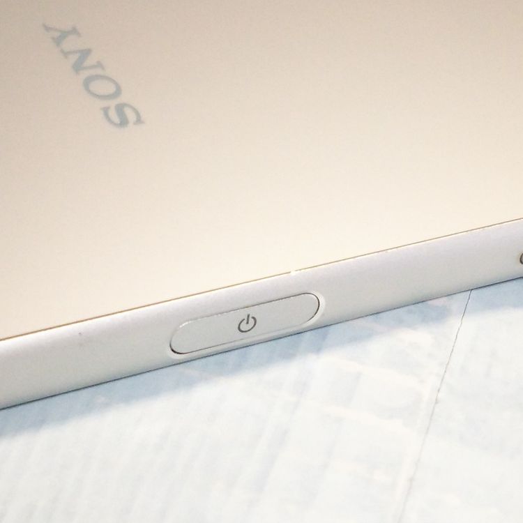 SONY au Xperia Z5 SOV32 White  173