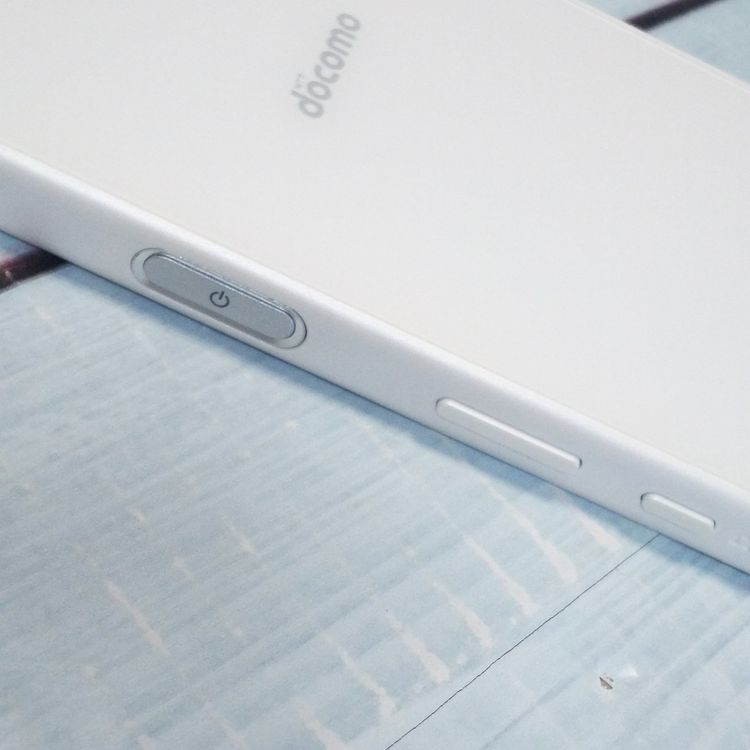 docomo Xperia Z5 Compact SO-02H WHITE  514