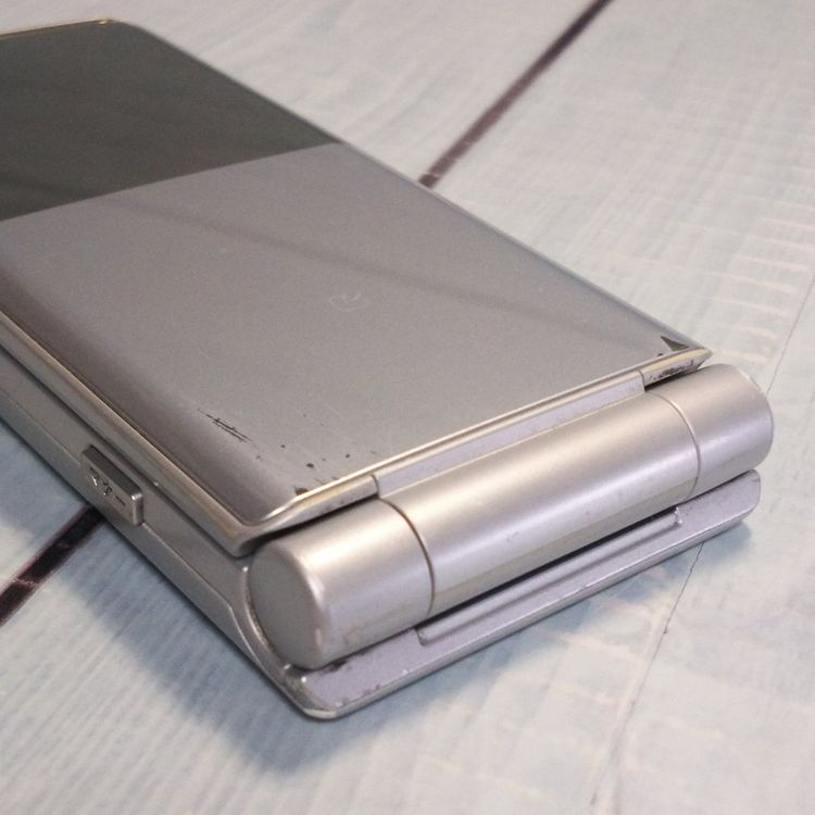 docomo arrows �ٻ��� �������� F-03L ����С�  747