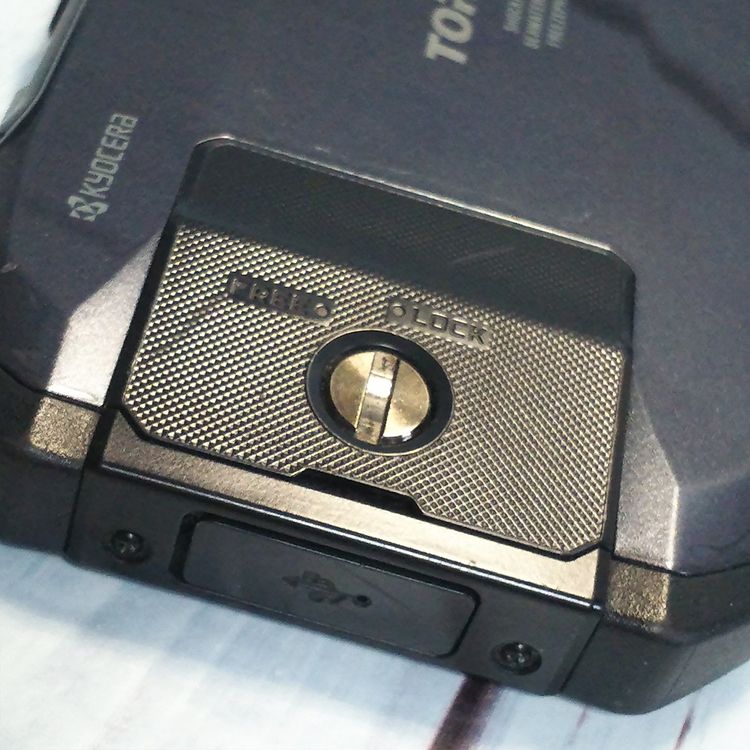 au ������ TORQUE G04 �֥�å� KYV46  875