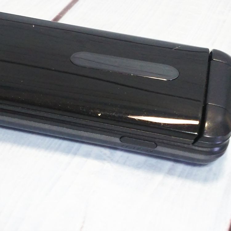 KYOCERA au GRATINA 4G BLACK KYF31  668