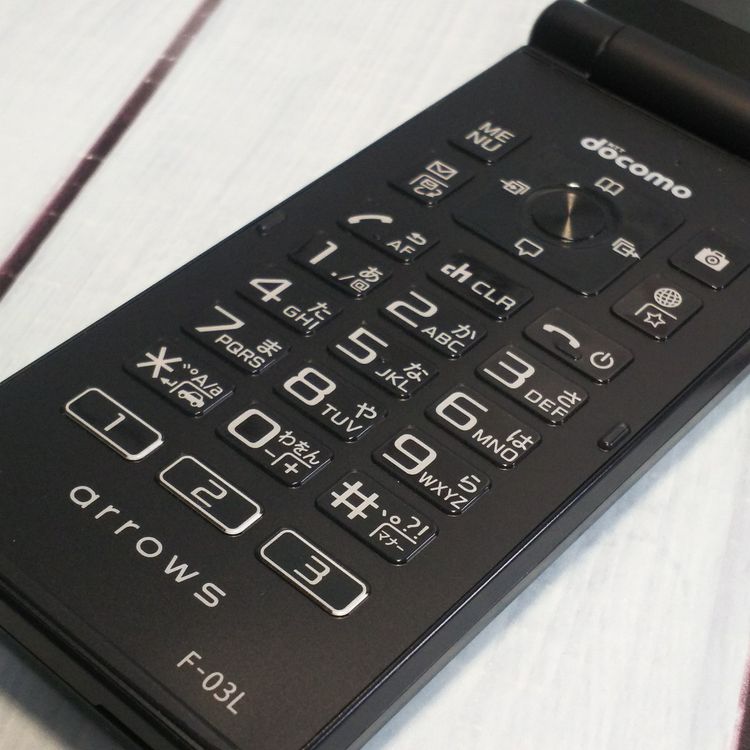 docomo arrows �ٻ��� �������� F-03L �֥�å�  665