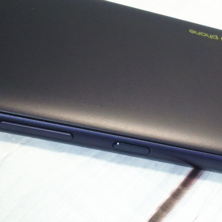 au Qua phone QZ ������ KYV44 ����ǥ���  561