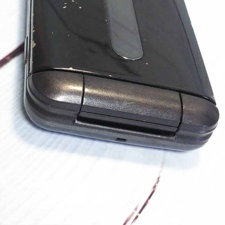 KYOCERA au GRATINA 4G BLACK KYF31  822