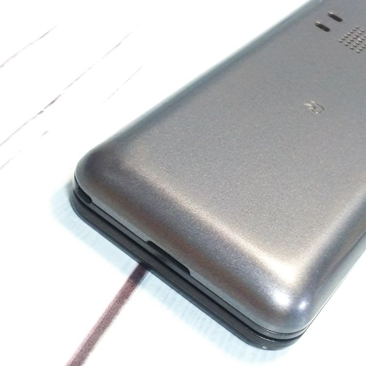 KYOCERA au GRATINA 4G BLACK KYF31  069