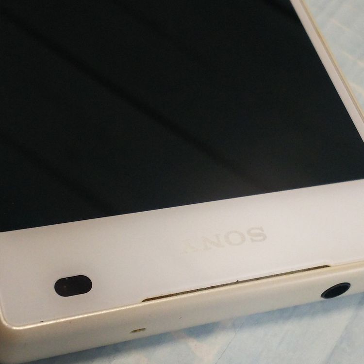 docomo Xperia Z5 Compact SO-02H WHITE  960