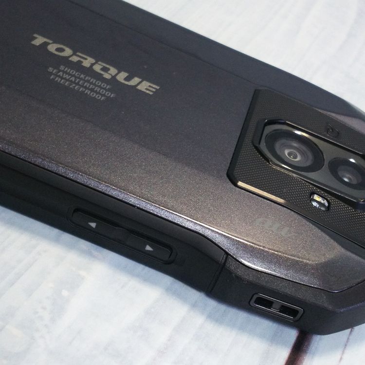 au ������ TORQUE G04 �֥�å� KYV46  220