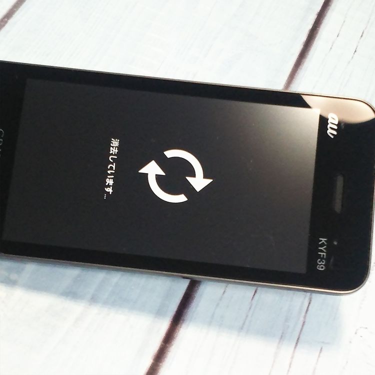 au ������ GRATINA �� KYF39 ˡ�ͥ�ǥ� �����쥹��������  640