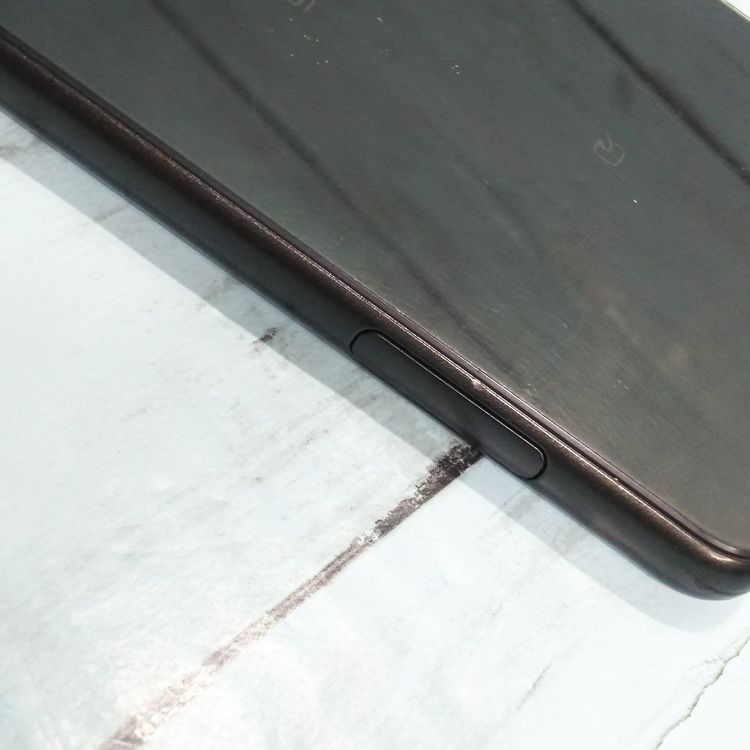 FUJITSU(�ٻ��̡� arrows Be 32GB �֥�å� F-04K docomo  092