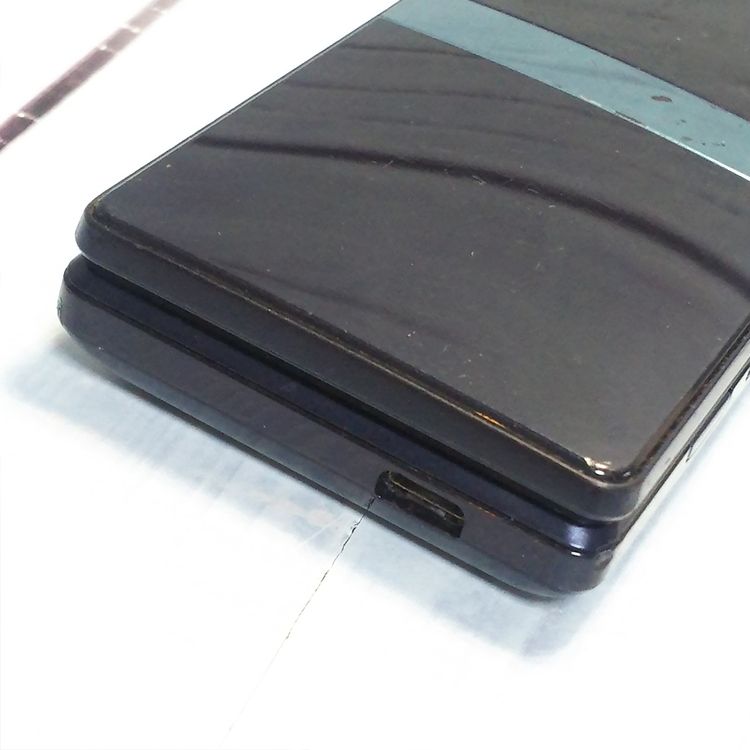 au SHARP AQUOS K SHF33 �ǥ����ץͥ��ӡ�  821