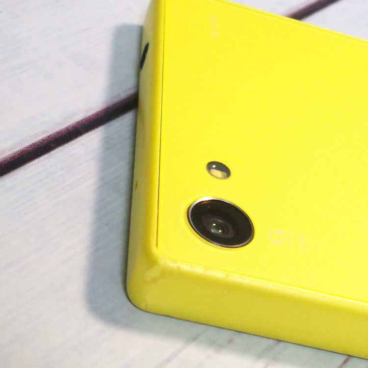 docomo Xperia Z5 Compact SO-02H Yellow/��������  460