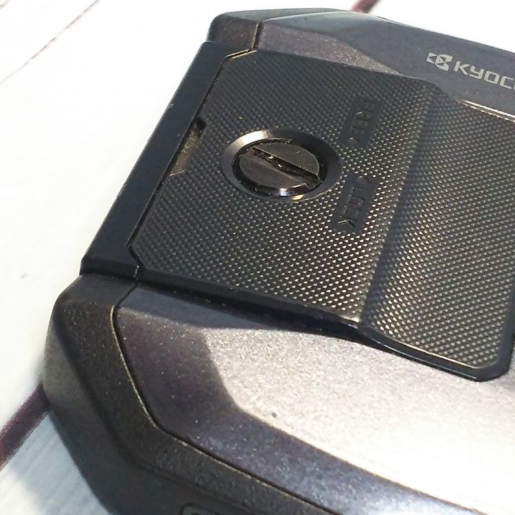 au ������ TORQUE G04 �֥�å� KYV46  631