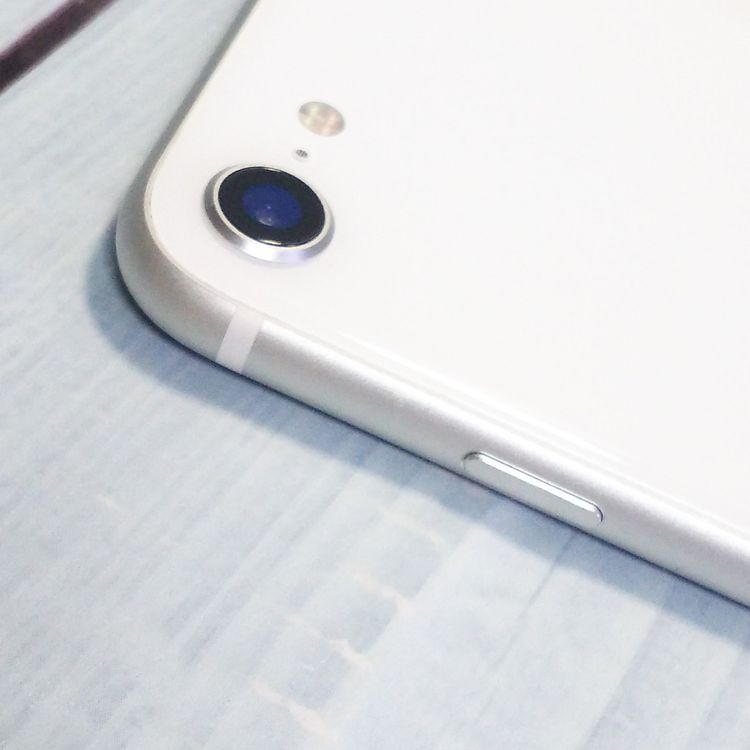 au iPhoneSE2 64GB �ۥ磻��  371