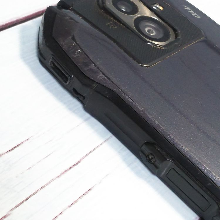 au ������ TORQUE G04 �֥�å� KYV46  703