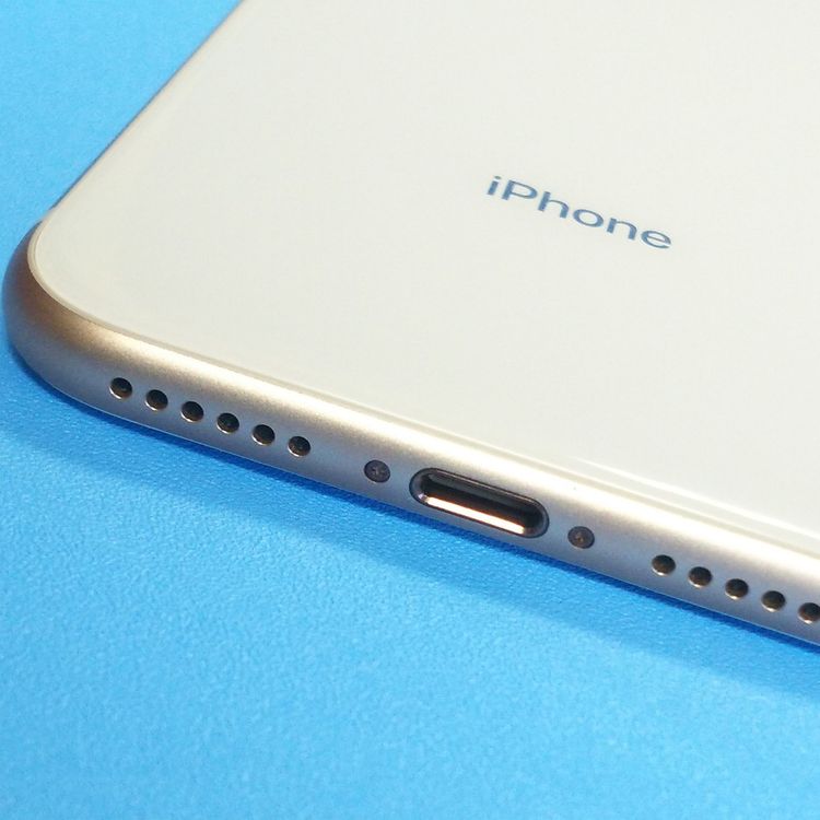 Softbank iPhone8 64GB �������  726
