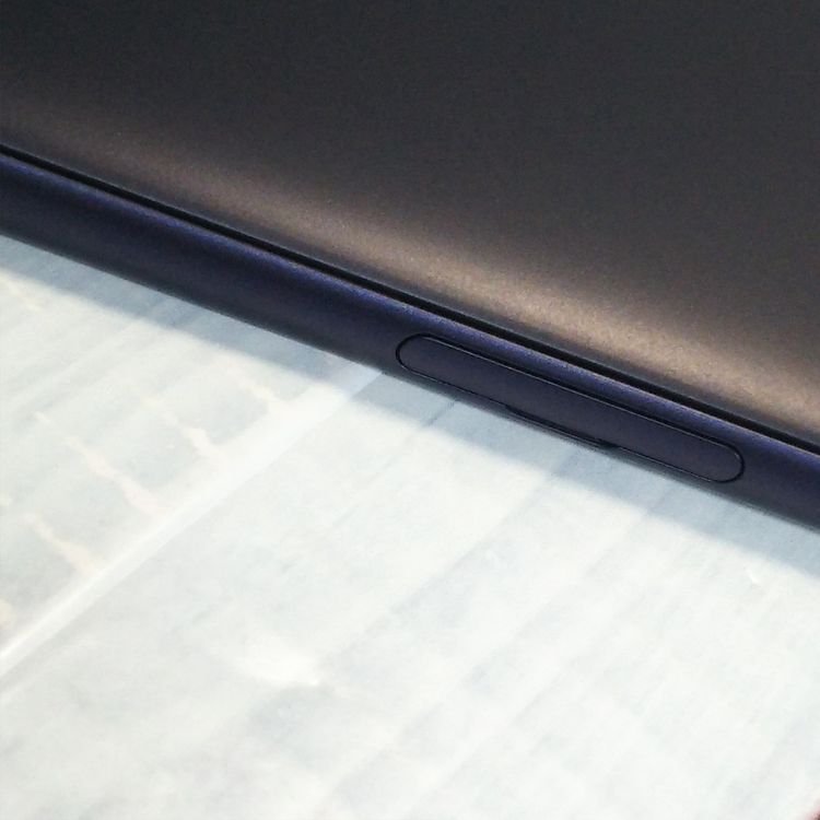 au Qua phone QZ ������ KYV44 ����ǥ���  077