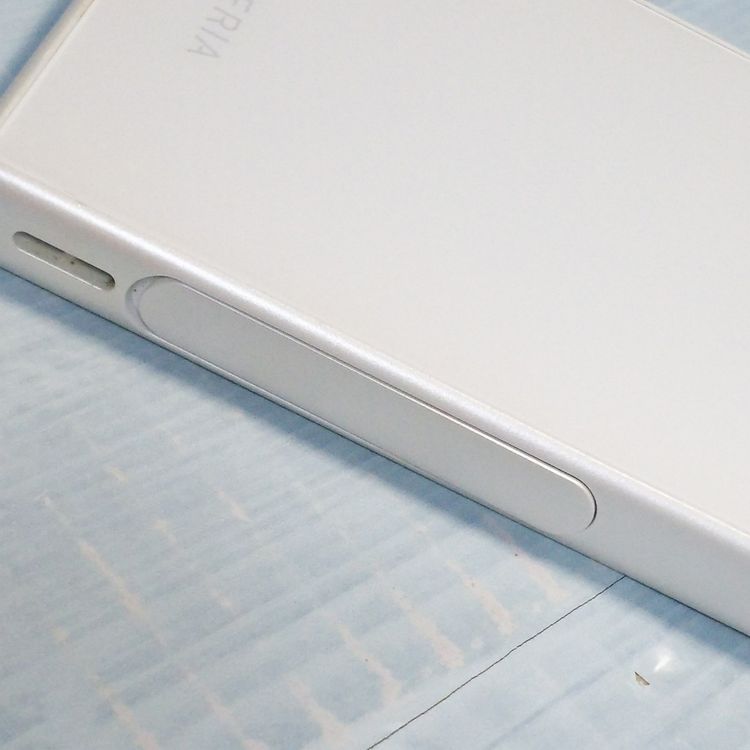 docomo Xperia Z5 Compact SO-02H WHITE  788
