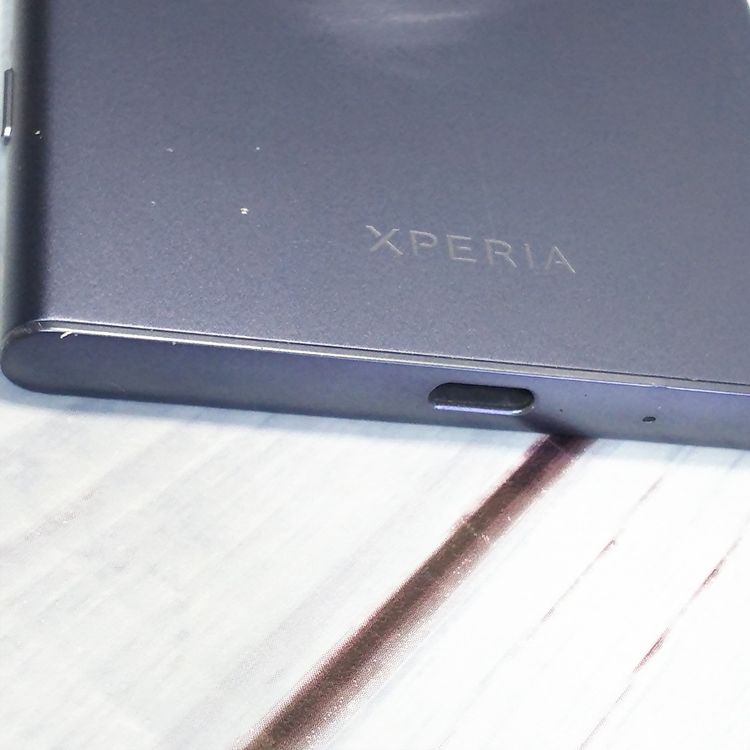 docomo Xperia XZ1 SO-01K Moonlite Blue  686