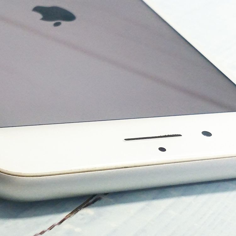 SoftBank iPhone8 Plus 64GB �ۥ磻��  989