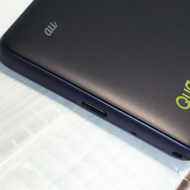 au Qua phone QZ ������ KYV44 ����ǥ���  900