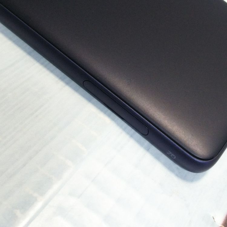 au Qua phone QZ ������ KYV44 ����ǥ���  820