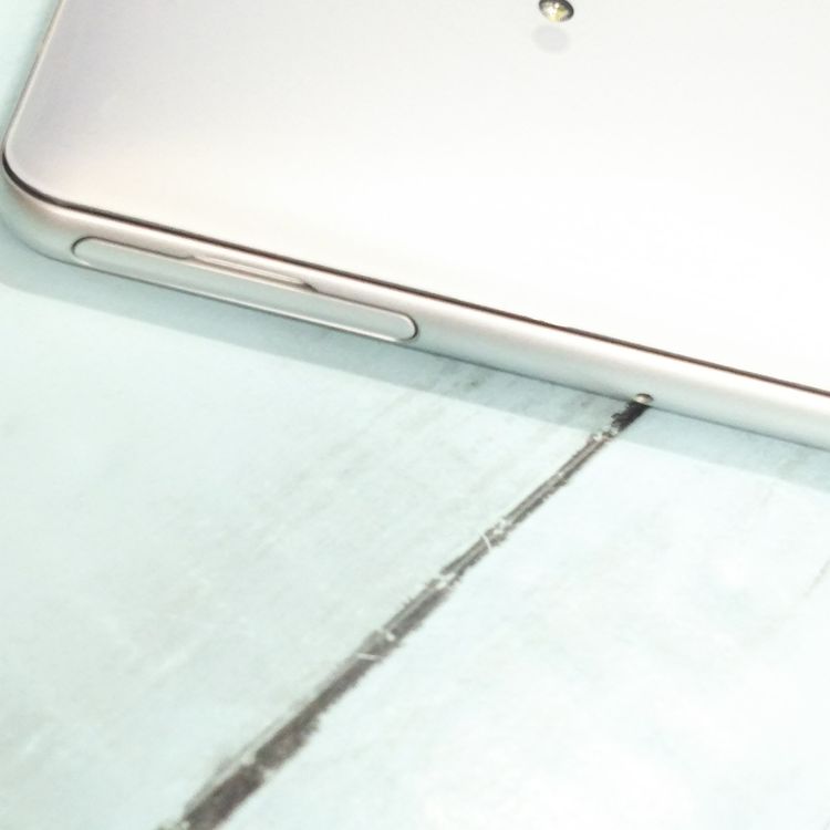 au Xperia XZ3 SOV39 �ۥ磻�ȥ���С�  516