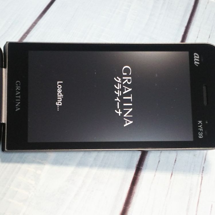 au ������ GRATINA �� KYF39 ˡ�ͥ�ǥ� �����쥹��������  651