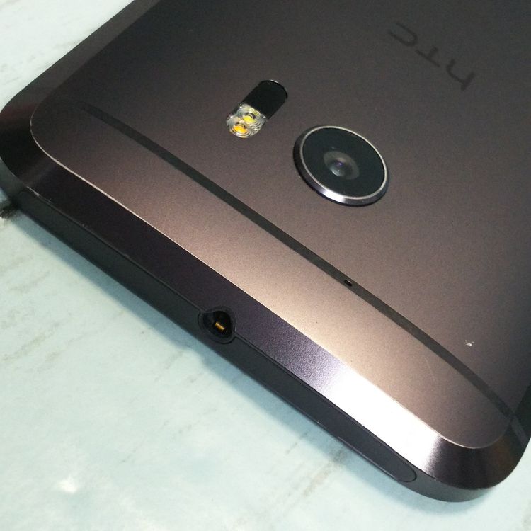 au HTC 10 HTV32 au �����ܥ󥰥졼  787