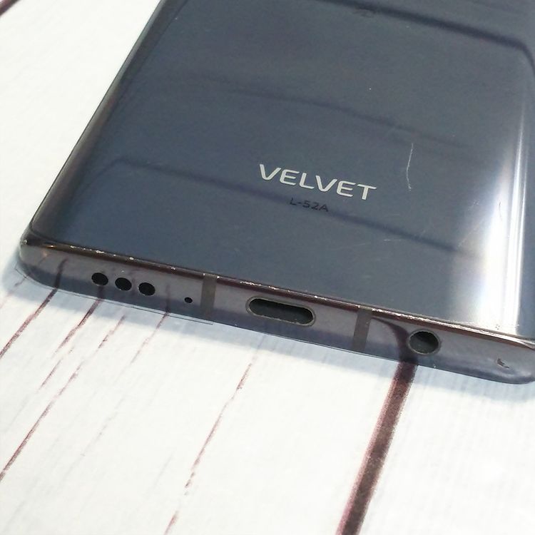 docomo LG VELVET L-52A �������饰�졼 [������]  689