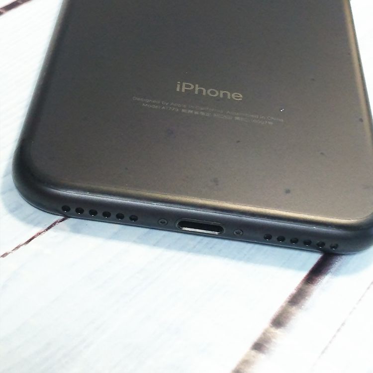 SoftBank iPhone7 32GB �֥�å�  239