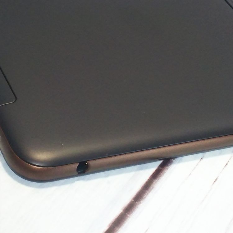 au KYOCERA Qua tab QZ8 �⥫�֥�å� KYT32  137