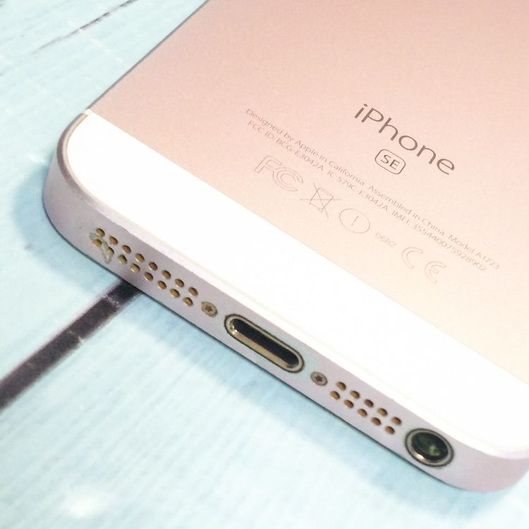 docomo iPhoneSE 64GB �������������  902