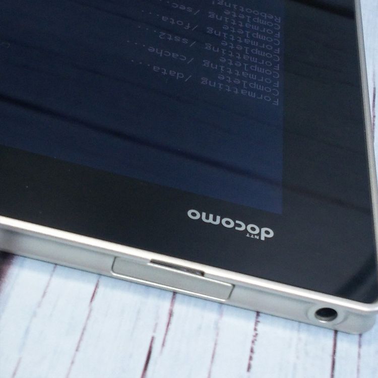 docomo arrows Tab F-02K White �ۥ磻��  302