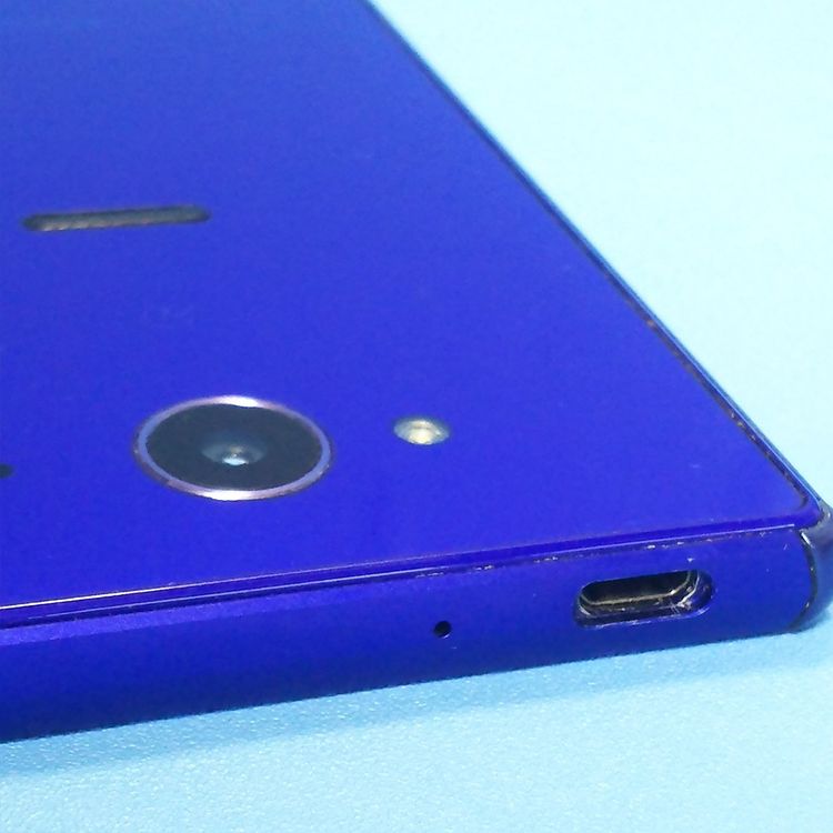 docomo AQUOS ZETA SH-01H �֥롼  670