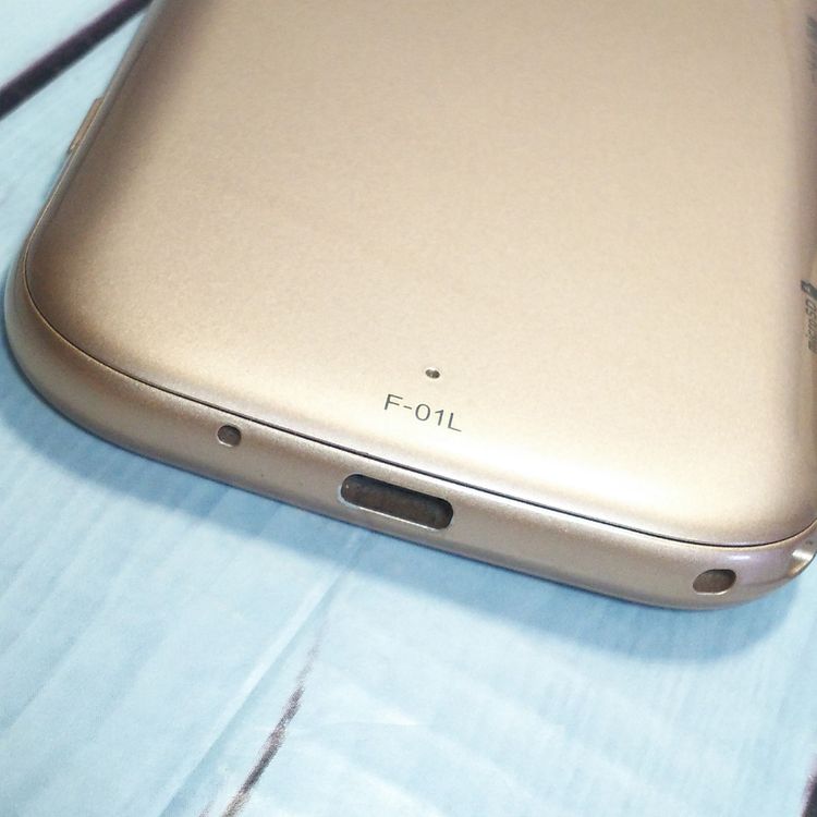 docomo F-01L �ٻ��� ������� �餯�餯���ޡ��ȥե��� me  801