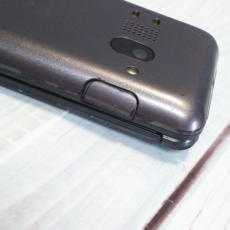 KYOCERA au GRATINA 4G BLACK KYF31  513