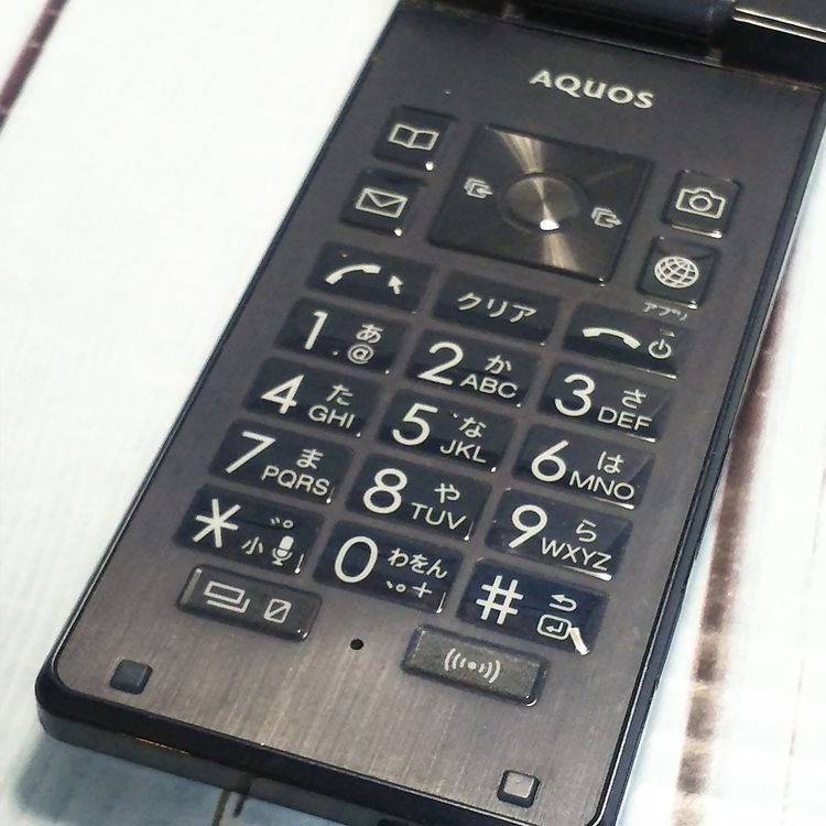 au SHARP AQUOS K SHF33 �ǥ����ץͥ��ӡ�  821