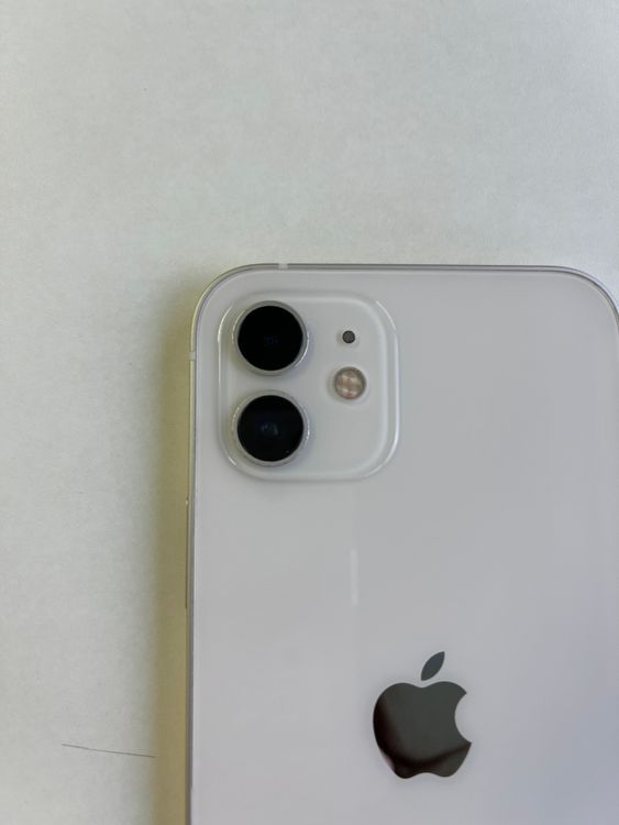 ���� iPhone 12 64GB �ۥ磻�� �Хåƥ꡼82% MGHP3J/A - 5561