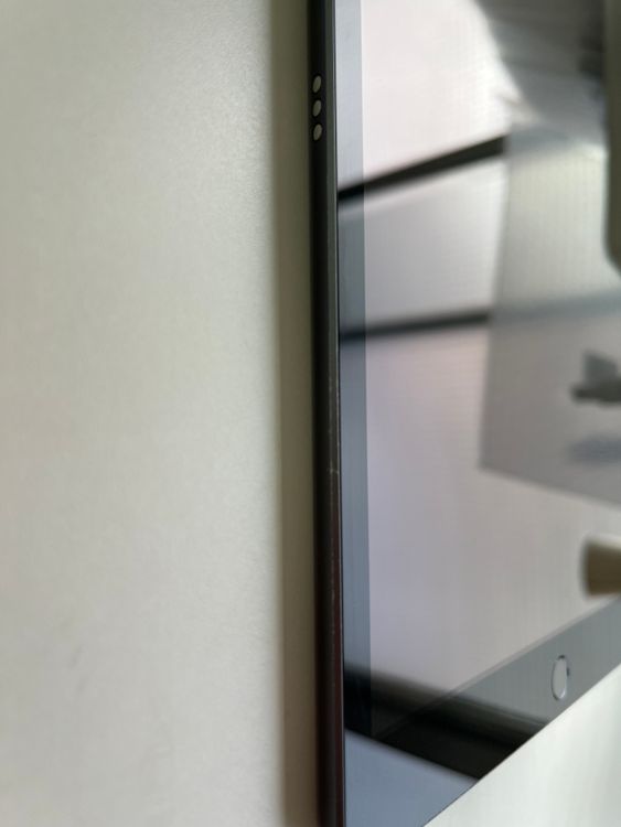 ���� iPad (��8����) Wi-Fi+Cellular 32GB ���ڡ������쥤 - 1700