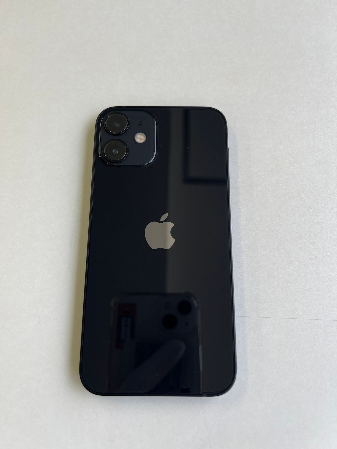 iPhone 12 mini Apple ジャンク品 部品取りに iPhone 12 miniを分解、同じ機能を小型部品で実現 | 日経クロス
