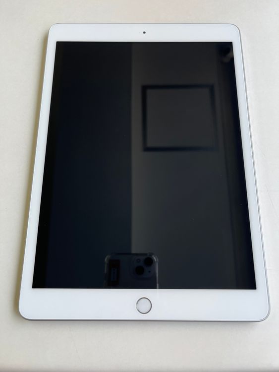  iPad 8 32GB С Хåƥ꡼95% MYLA2J/A