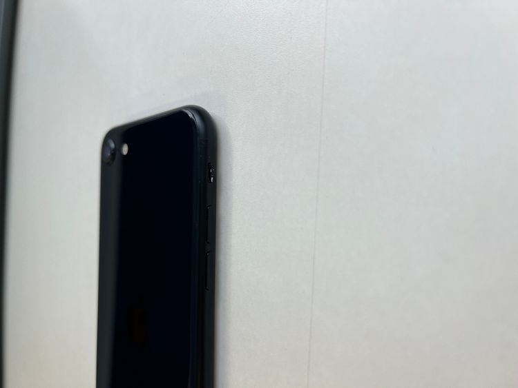 ���� iPhone SE (��3����) 64GB �ߥåɥʥ��� �Хåƥ꡼77% - 6667