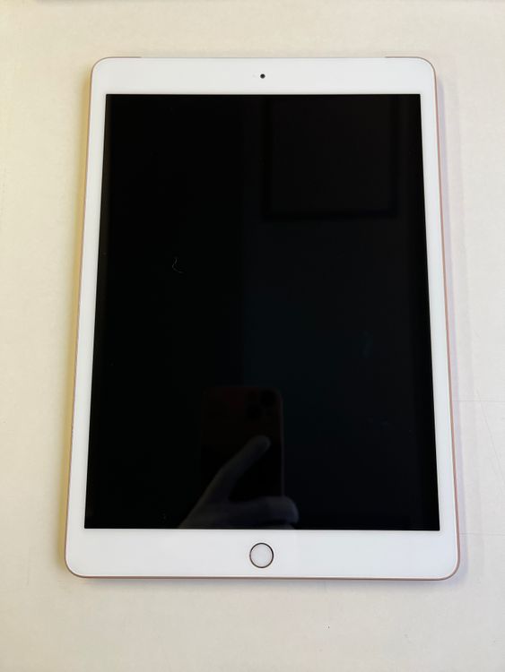  iPad 8 32GB  MYMK2J/A - 1975