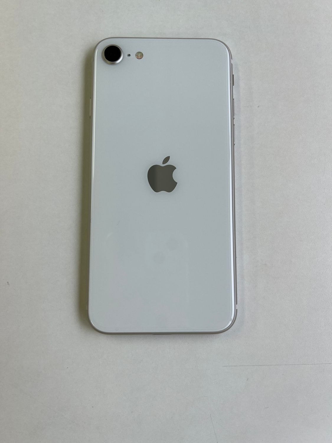 ムスビー｜美品 iPhone SE (第3世代) 64GB スターライト バッテリー84