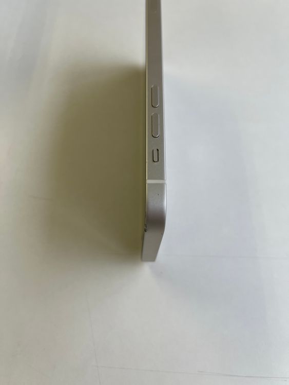 ���� iPhone 12 64GB �ۥ磻�� �Хåƥ꡼100% MGHP3J/A - 4122