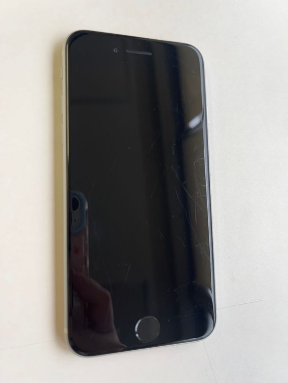 ���� iPhone SE (��2����) 64GB �ۥ磻�� �Хåƥ꡼82% - 2967