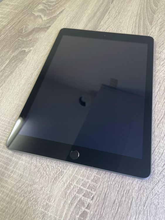 ムスビー｜iPad (第5世代) WiFi+Cellular 32GB スペースグレイ【iPad  