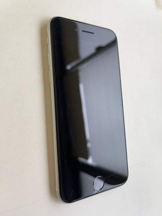 ���� iPhone SE (��2����) 64GB �ۥ磻�� �Хåƥ꡼82% - 2967